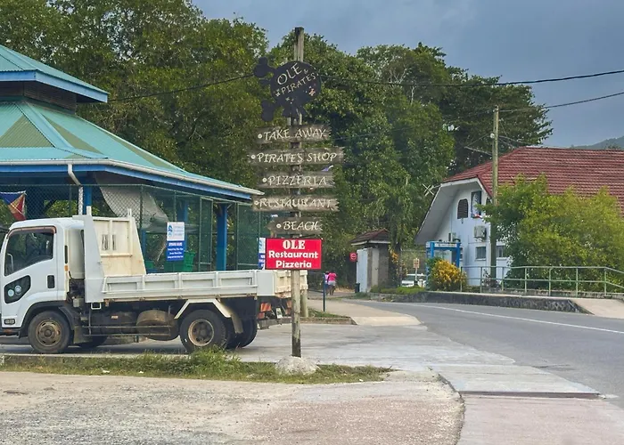 Sren Self Catering * Anse Royale